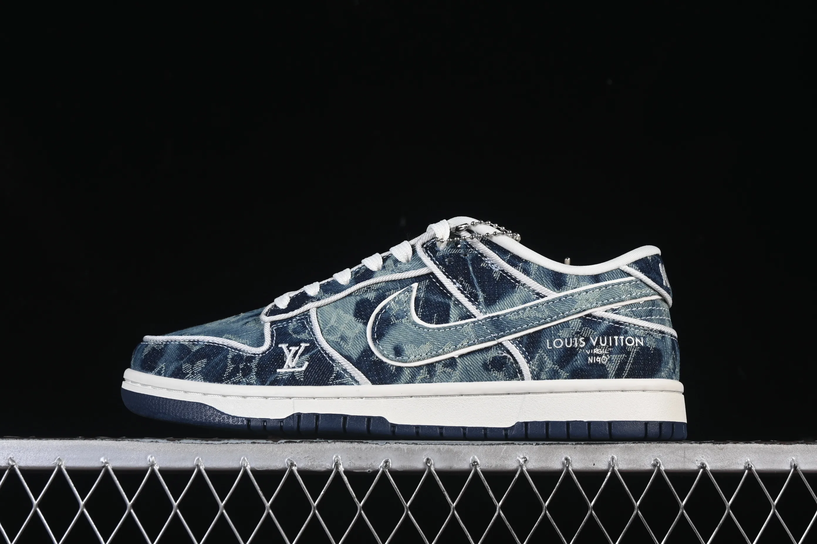 All categories Nk SB Dunk Series Nk SB Dunk Low High-end customized low-top sneakers Nike SB Dunk Low LV co-branded blue denim High-end customized low-top casual sneakers SC0601-466